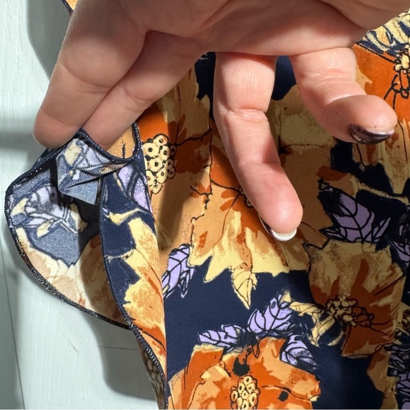 Babaton Floral Print Sleeveless Blouse Size Small Orange Purple - Picture 7 of 11